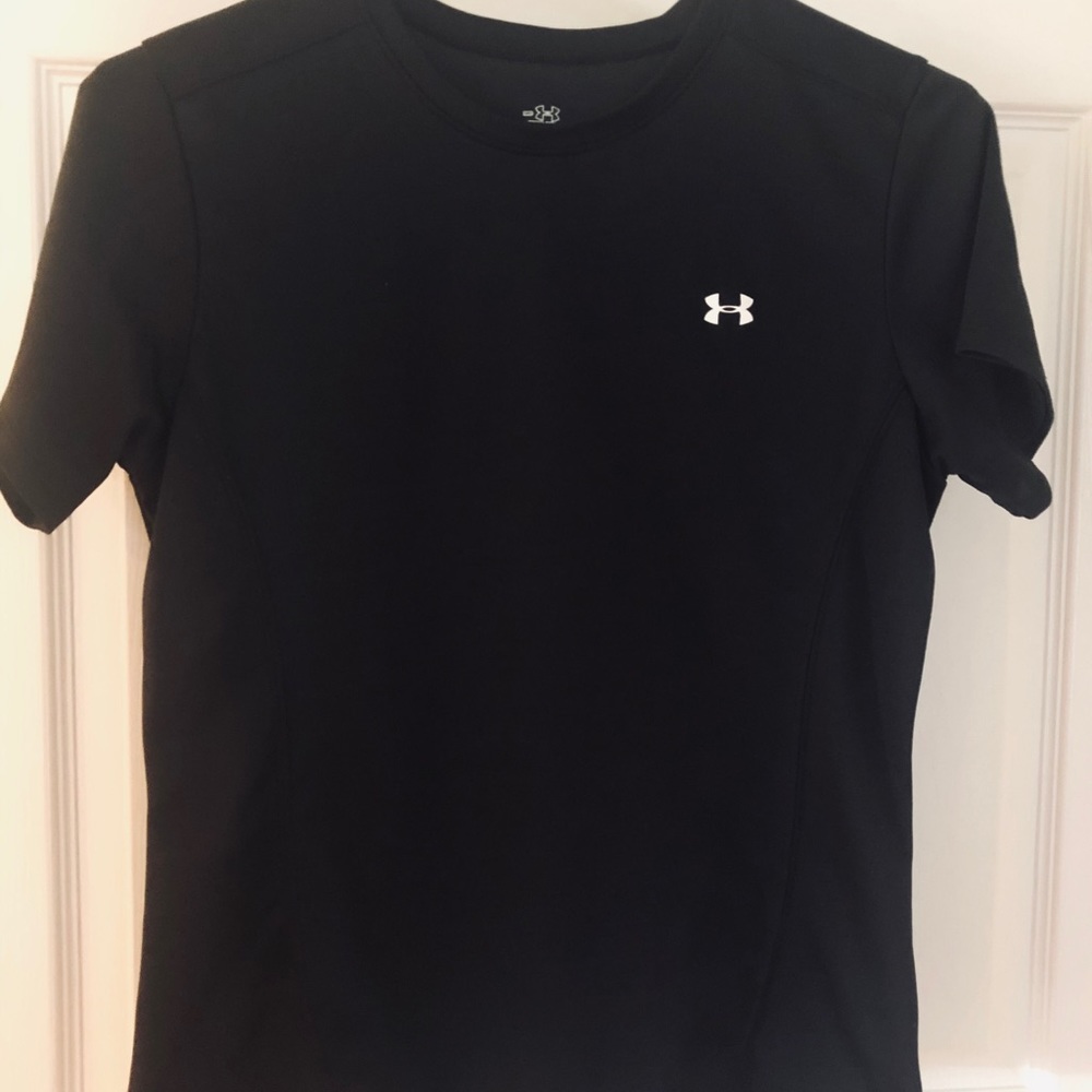 UNDER ARMOUR TEE